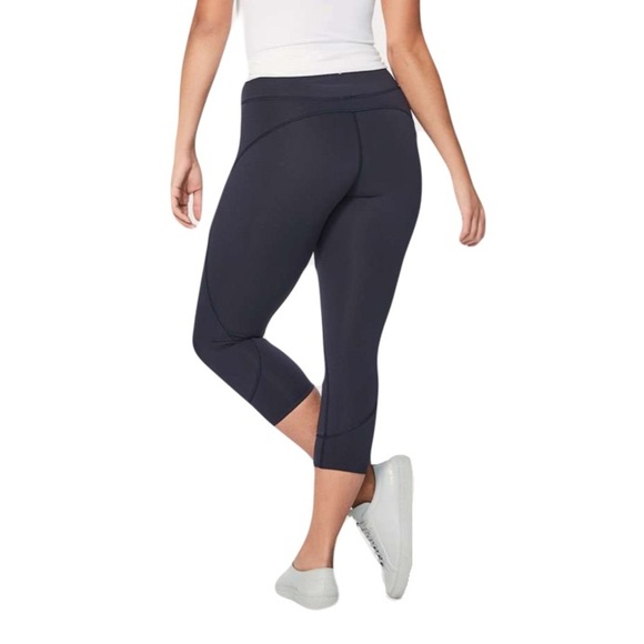 Lululemon In Movement High Rise Crop Everlux 19" Midnight Navy Sz 6 Like New - Picture 3 of 9